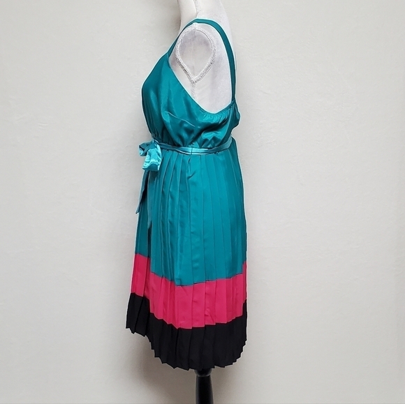 Motherhood Maternity Turquoise Black Pink Colorblock Pleated V-neck Mini Dress - Picture 6 of 13